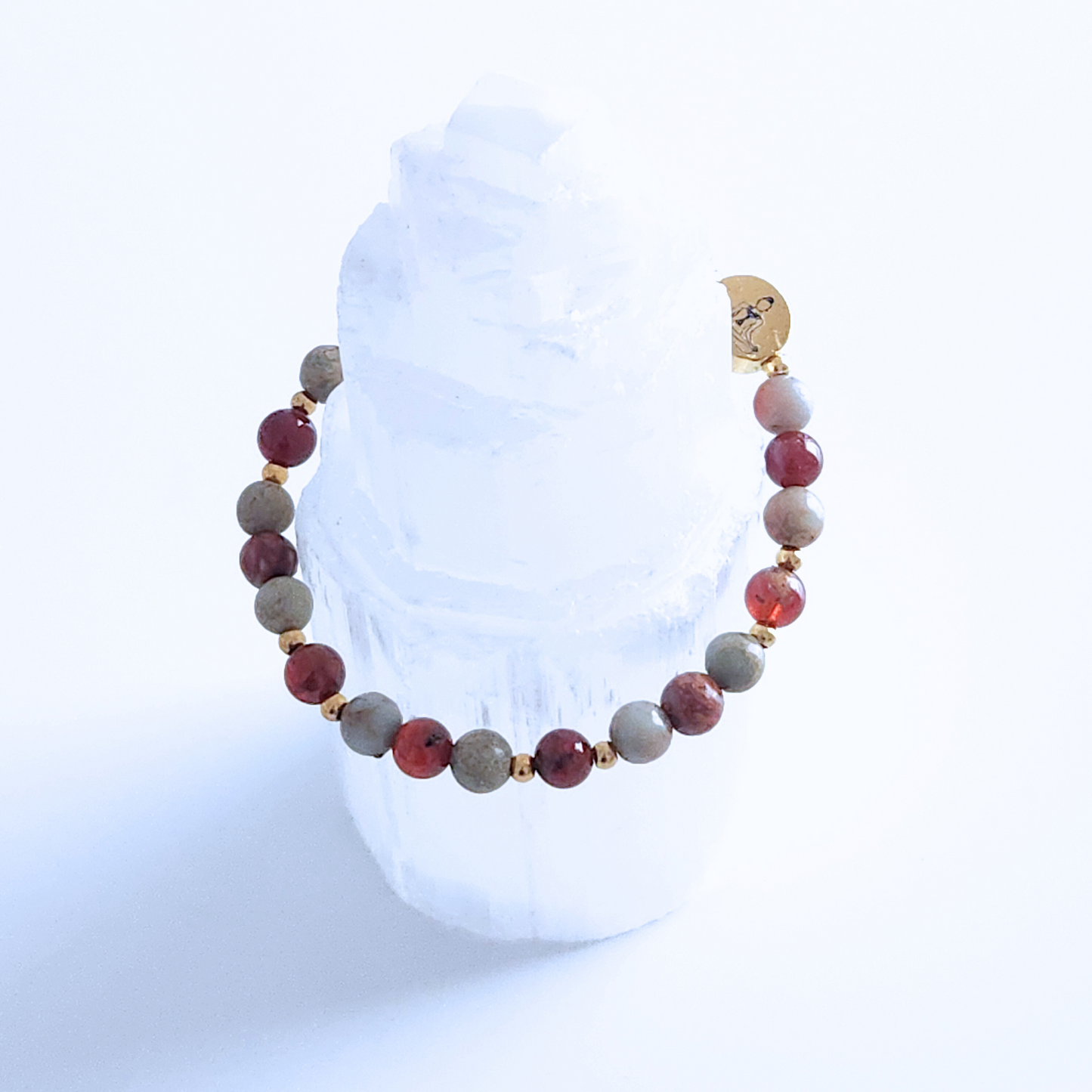 Bracelet pour femme en pierre naturelle de jaspe impérial et grenat héssonite.