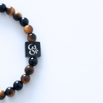 Bracelet pour homme en pierre naturelle d'oeil-de-tigre et d'onyx.