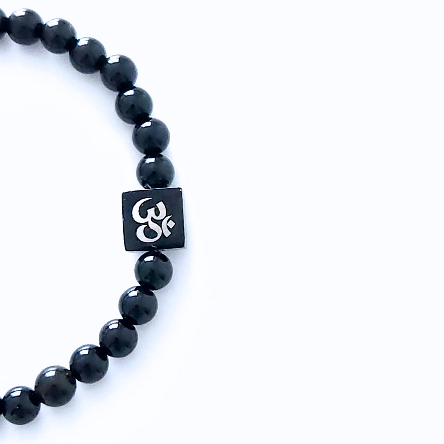 Bracelet pour homme en pierre naturelle d'onyx.