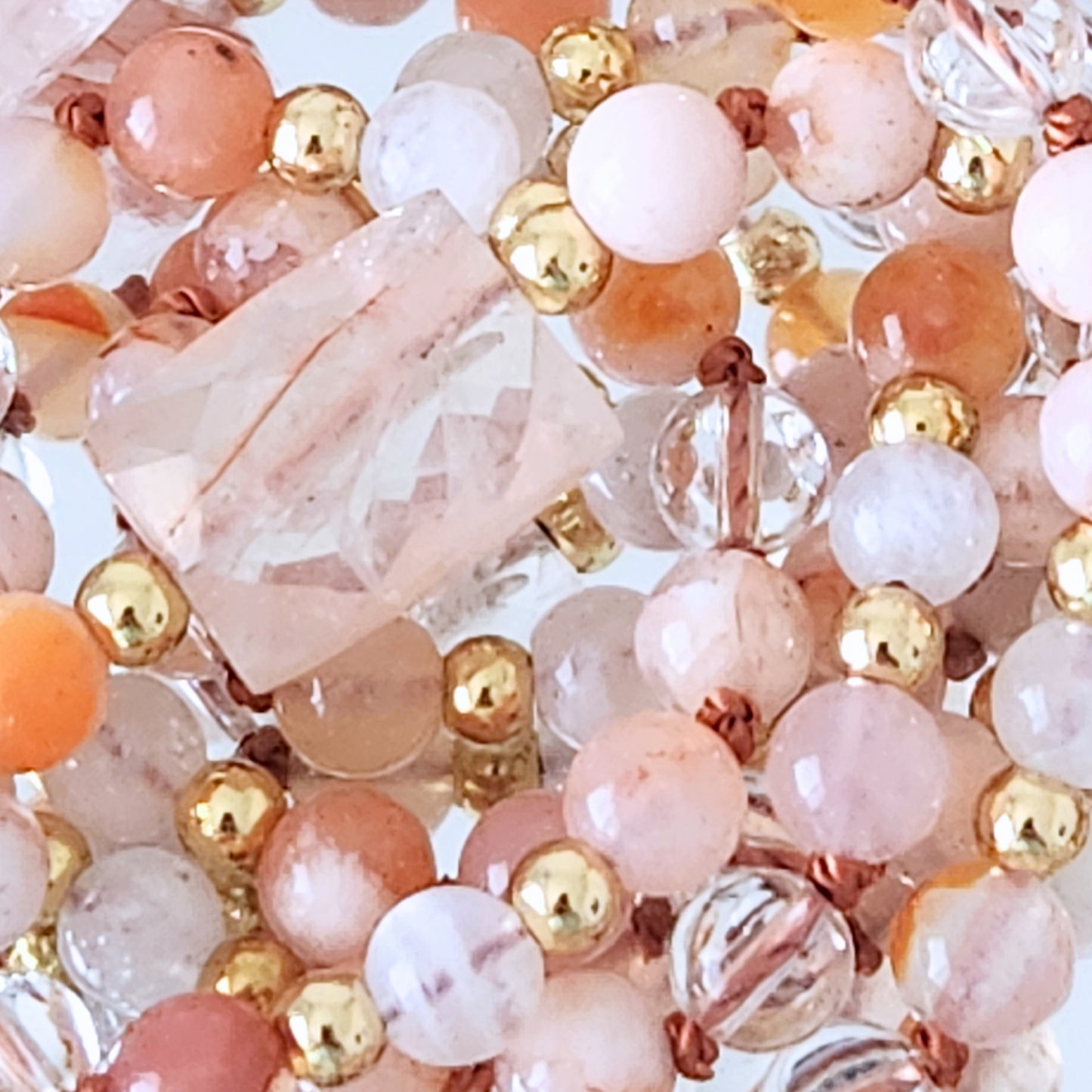 Mala en pierre naturelle d'agate fleur de cerisier, pierre de lune et quartz clair.