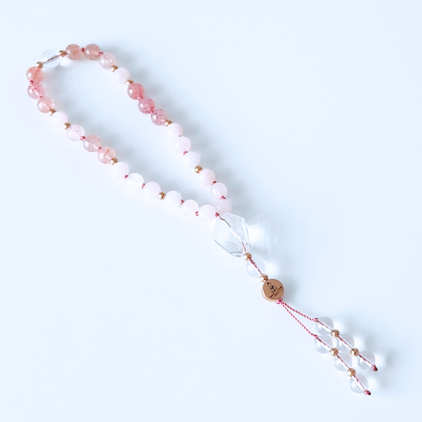 Mala en pierre naturelle de quartz rose, quartz fraise de lépidocrocite et quartz clair.